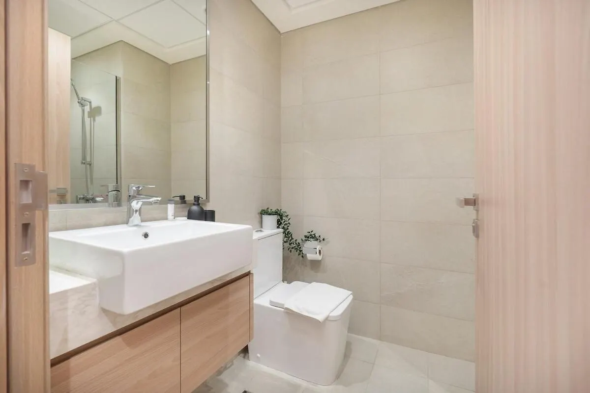 Comfy Studio Apartment With A Tranquil Vibe In Meydan! Dubai